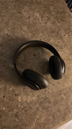 Beats - Studio Pro - Wireless Noise Cancelling Over-the-Ear Headphones Deep Brown