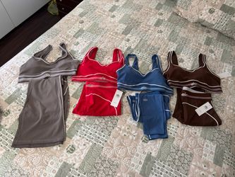 Alo Yoga Sets