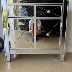 Excellent Condition - Mirrored Drawer/Cabinet/Bedside Table