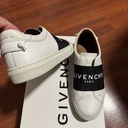 Women’s Givenchy Sneaker