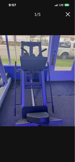 Leg press and hack squat combo
