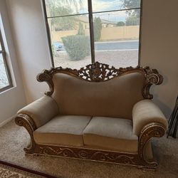 Couch Amazing Condition 
