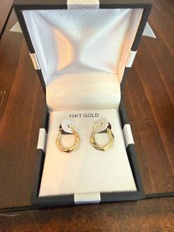 10k Gold Tapered Hoop Earrings 13mm