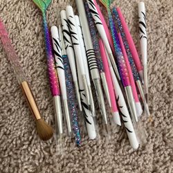 Acrylic Nail Brush & Nail Art Brushes!