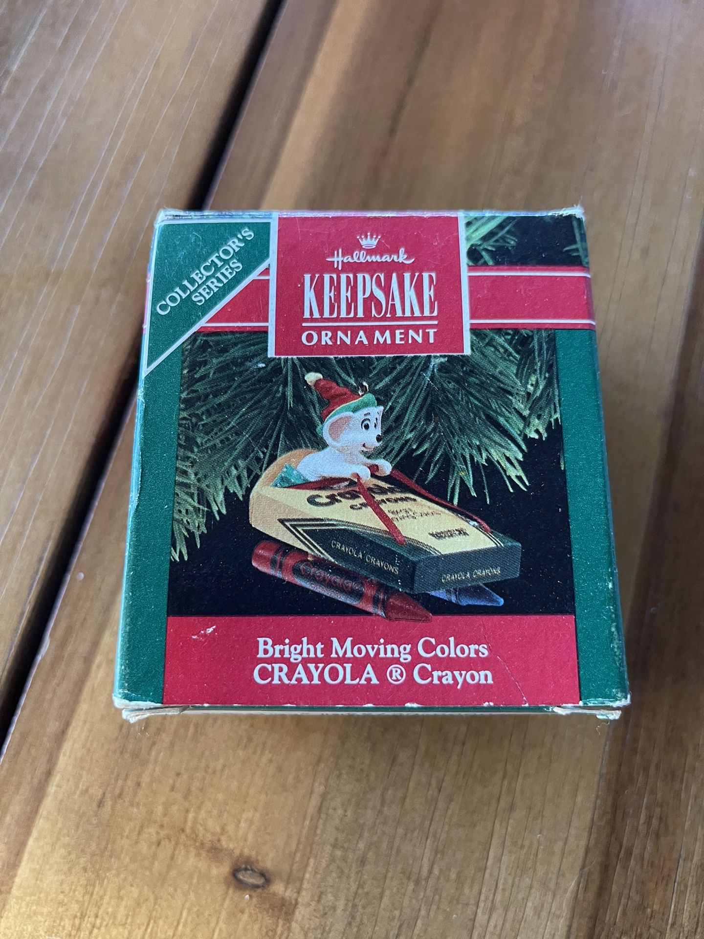 Crayola Ornament, Bright Moving Colors