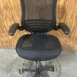 Mesh retractable arm chair great condition fully functional. Location below  31705 SR-54  Wesley Chapel, FL  33545 storage mart  Formally Metro Self S