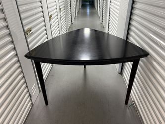 Guitar Pick Shape Dining Table