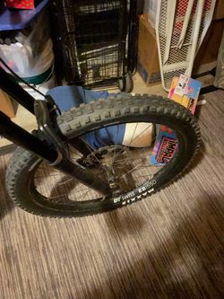 2017 Pivot Shuttle E Mtn Bike