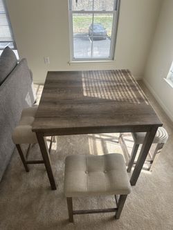 Rustic Kitchen Table w/4 Bar Stools