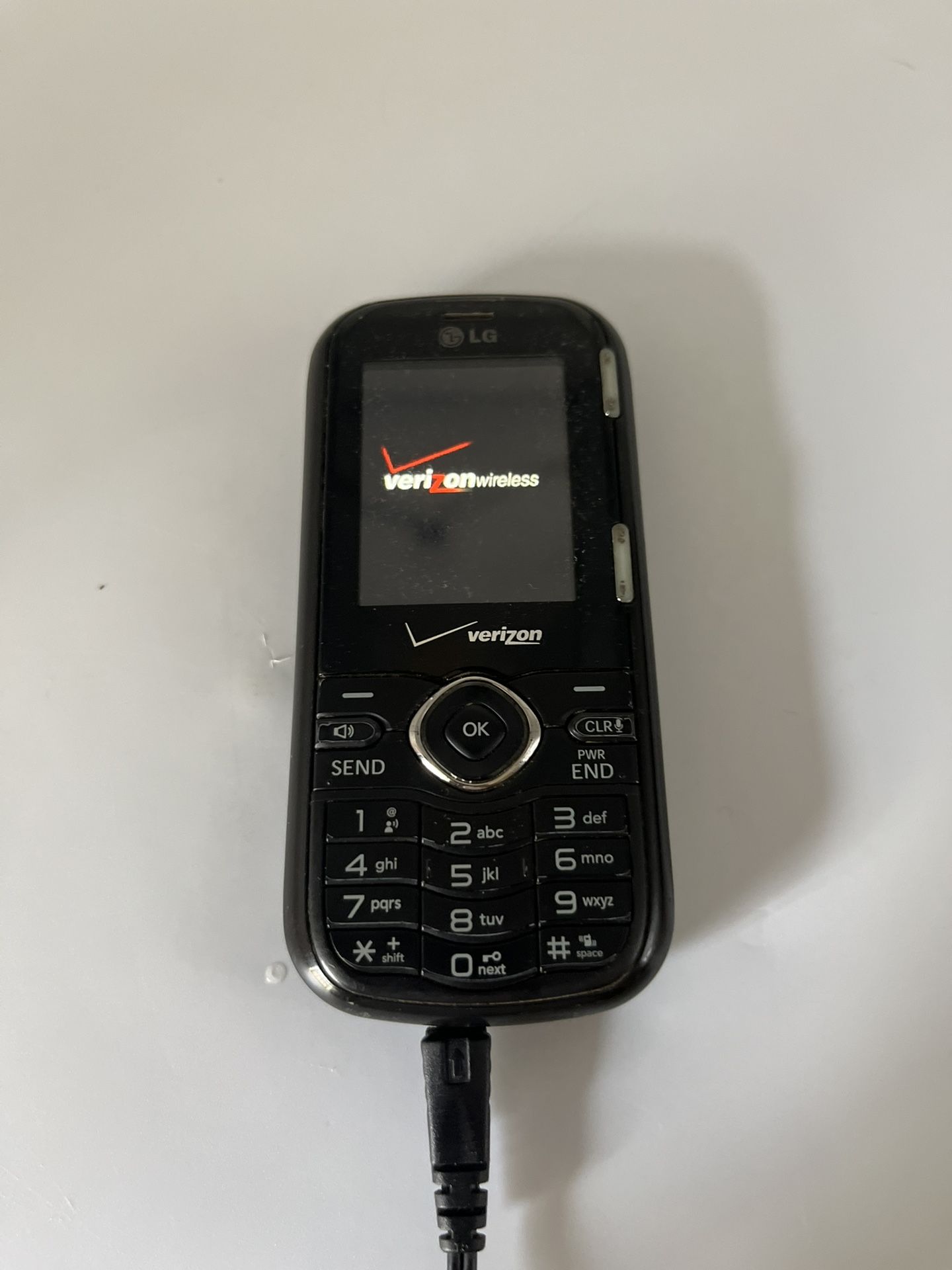 LG Slide Phone Keyboard - 1 GB - Black (no Charger)