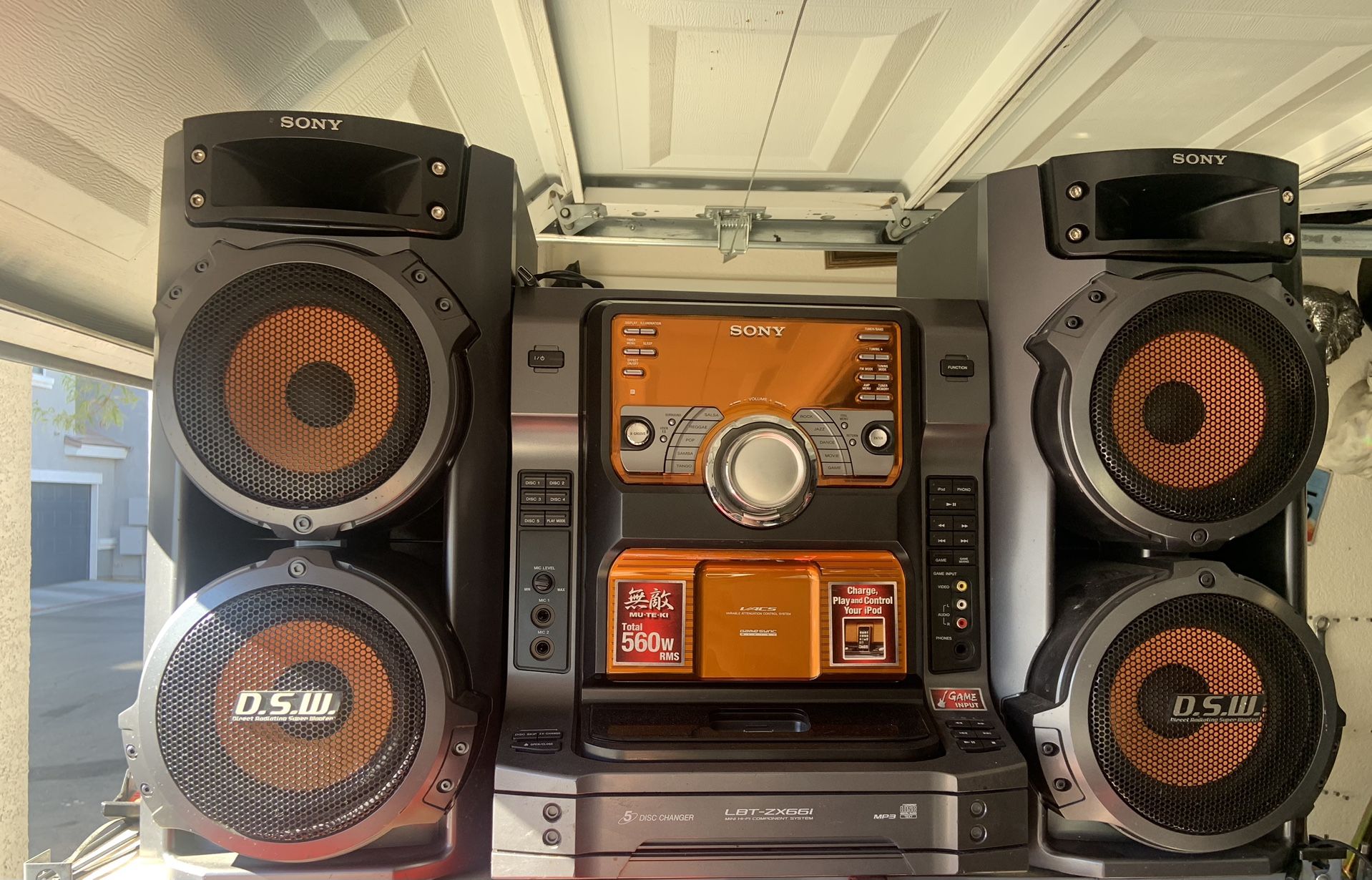 Sony LBT-ZX66i MUTEKI Mini Hi-Fi Component Stereo System & Speakers