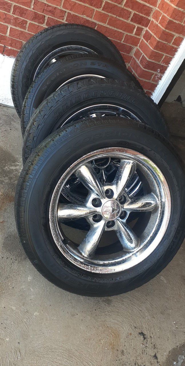 P275/55r 20 inch CHEVY rims off chevy tahoe