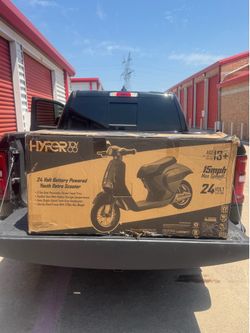 Hyper Toy Company, 24V Retro Electric Scooter, Children Ages 13+, up to 14 MPH, Silver