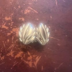 Monet Gold-Tone Leaf Clip-On Earrings – Vintage Designer Costume Jewelry