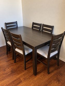 Kitchen table
