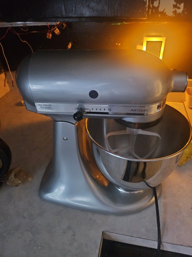Kitchen Aide Mixer
