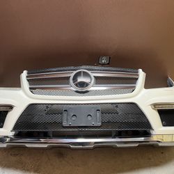 2013-2016 Mercedes GL450 Front bumper in complete.