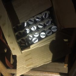 HUGE AMOUNT FLUORESCENT BULBS AND BALLASTS 