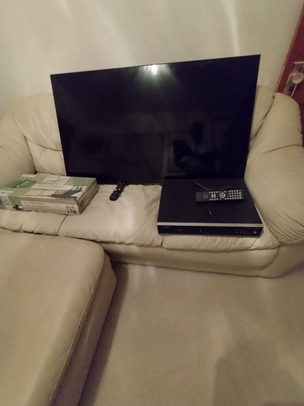 Magnavox Blue Ray w/ Remote, 47 inch Samsung Smart TV w/ Remote & Up to a "47" inch Wall Mount Bracket 