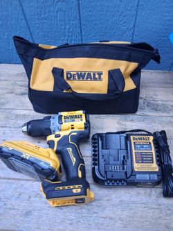 NEW DeWalt 20V XR Brushless Drill Driver Kit