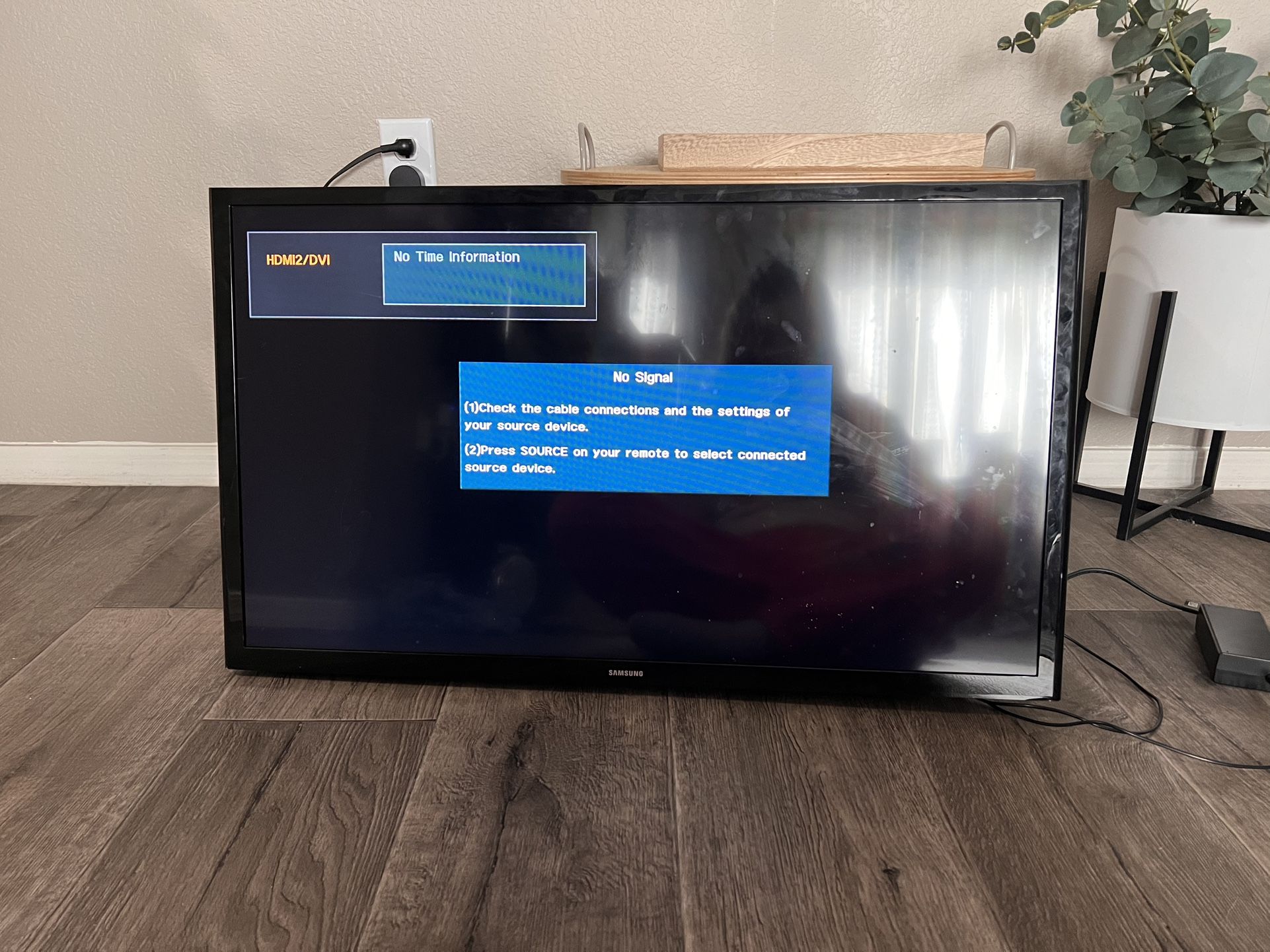 Samsung 32” Working TV , Not a Smart Tv