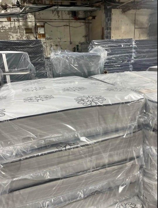 Venta King & Queen Mattress
Moving Out Sale!.🆓🏠 🚚.COD