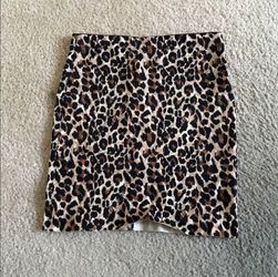 VIctoria’s Secret Cheetah skirt size small