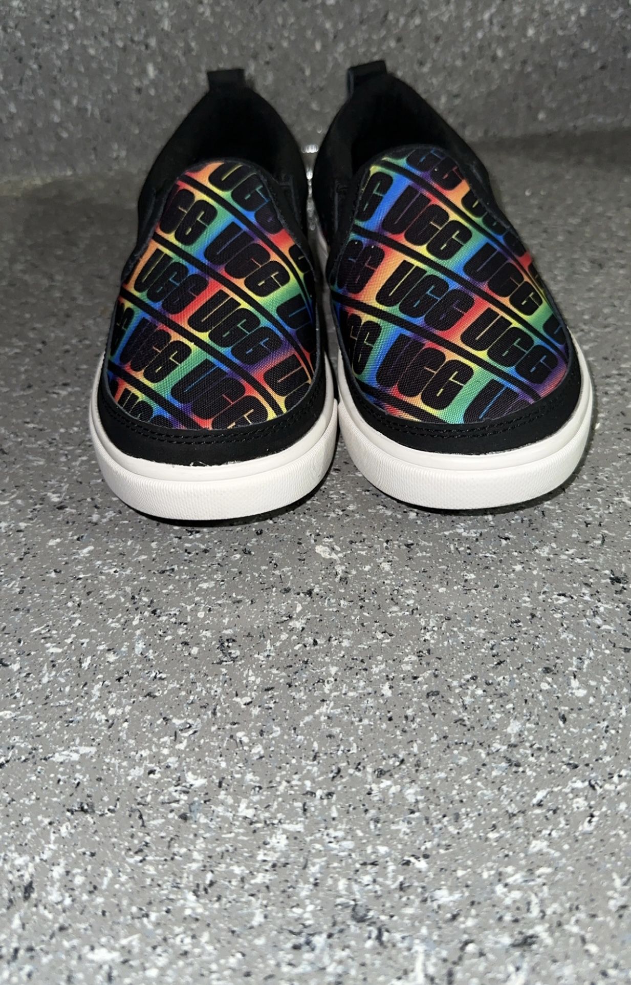 UGG  Kids Caplan Slip-On 