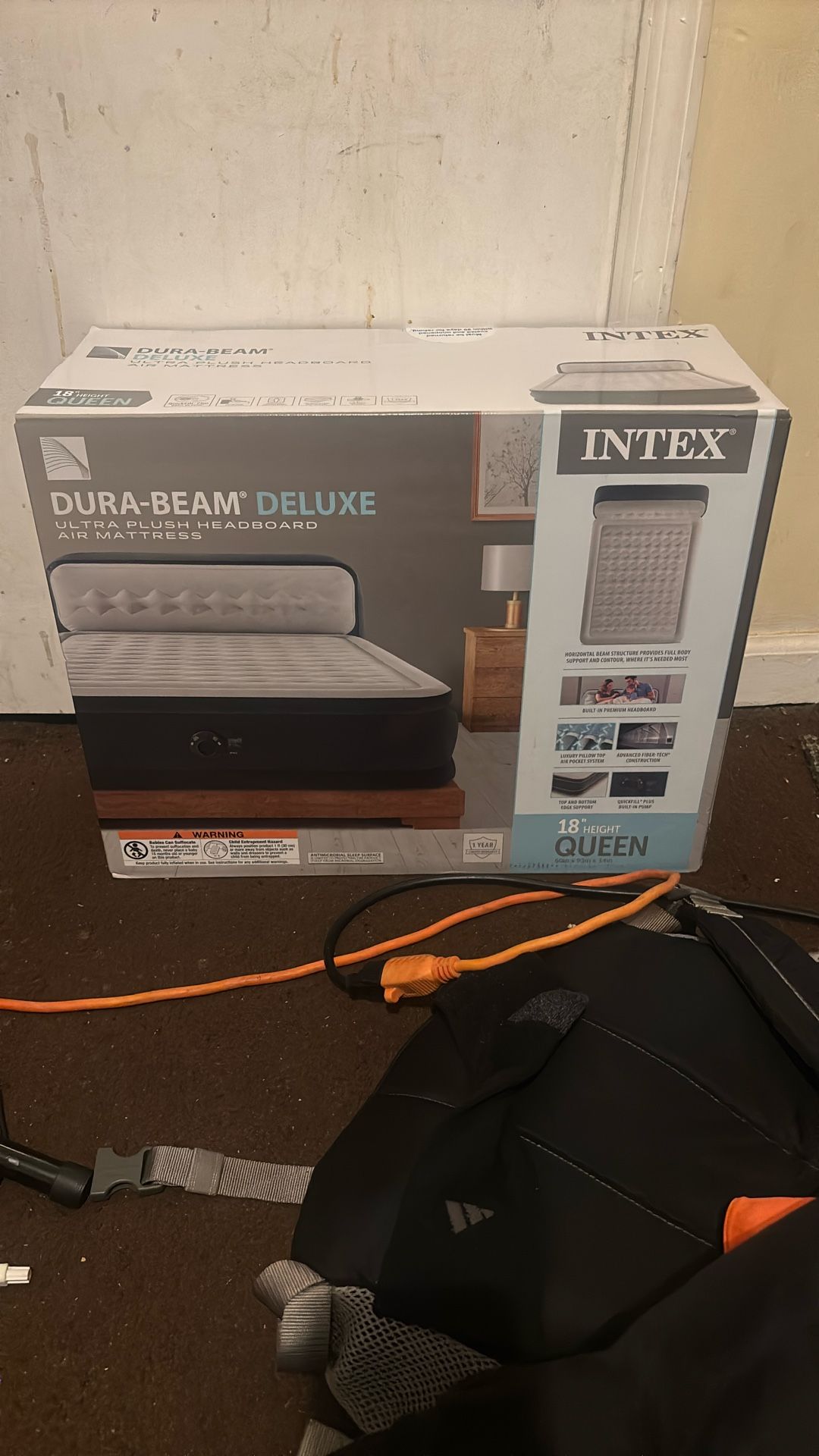 INTEX DURA -BEAM DELUXE AIR MATTRESS