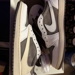 Jordan 1 Travis Scott Reverse Mocha 11