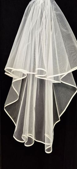 White double layered bridal veil with satin trim