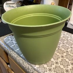 Plant Pot 9 Inch H
