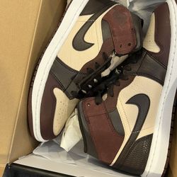 Jordan 1 Paris Mid 9.5 