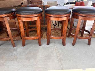 Set of 4 Solid Wood 25” Swivel Bar Stools – Cherry Finish