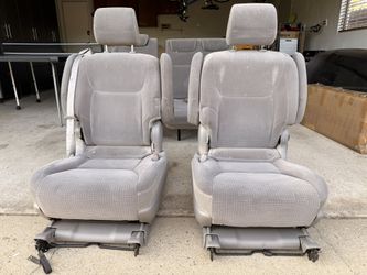 2006 Toyota Sienna 2nd And 3rd Row Seats W/ Mats
