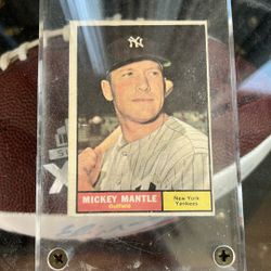 1961 Mickey Mantle Topps 300 Baseball card