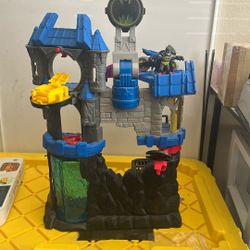 Imaginext Batman Wayne Manor Batcave Play Set (2017)