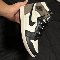 Air Jordan 1 Mochas Size 10 Men