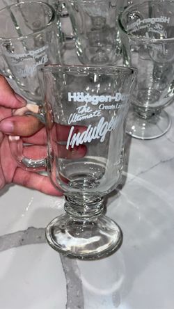 9 vintage Häagen-Dazs promotional/liqueur Glasses. 