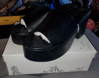 *NWT* A New Day black platform sandals- women's size 13