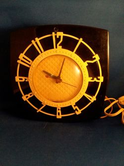 Electric Spartus clock