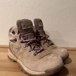 Columbia Women’s Hiking Boots 9.5w