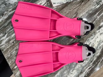 Apeks RK3 fins. Used once. Like new Medium