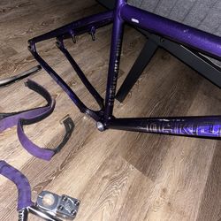 Throne purple shadow frame