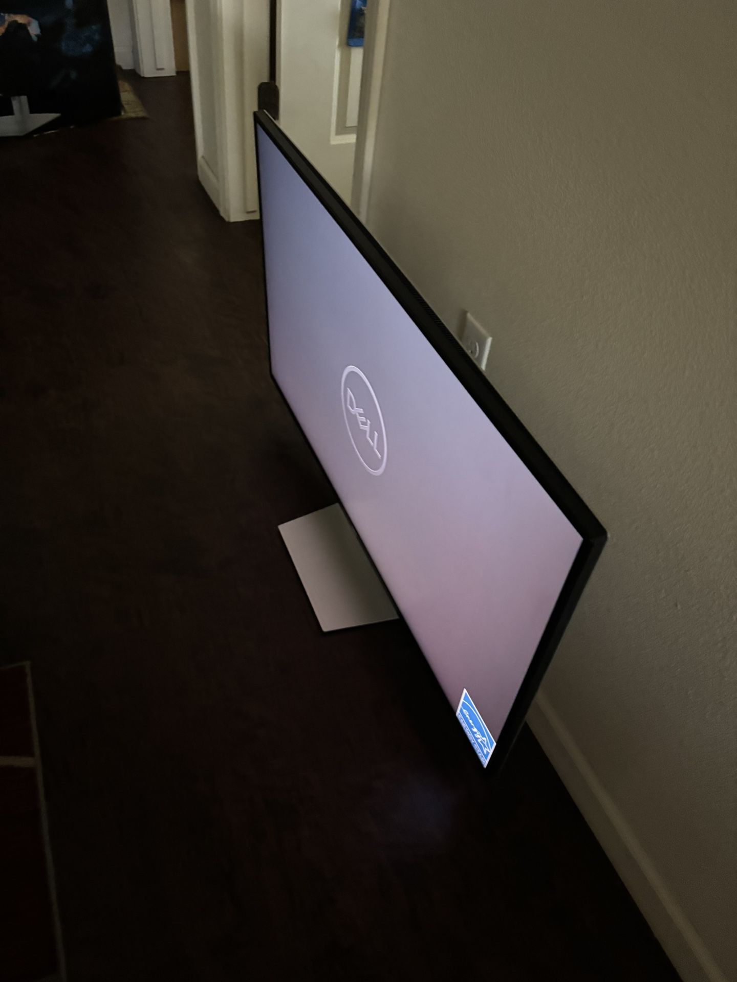 4K!! Dell UltraSharp 43” USB-C Hub IPS Monitor - U4323QE READ DESCRIPTION PICK UP ONLY NO TRADE 👉FIRM ON PRICE👈 💲550 ONLY CASH 💵