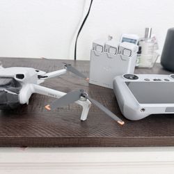 DJI Mini 3 Fly More Combo