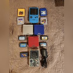 Assortment of 5 Game Boy handheld units and 9 Games **SOLD TOGETHER*as an allotment *all work (but 1)READ DESCRIPTION FOR DETAILS 