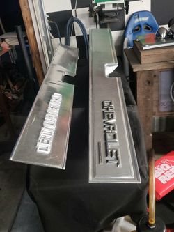 73-87 Chevy Tailgate Trim