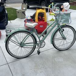 Women’s beach cruiser