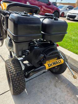 DeWalt Gas-Powered Pressure Washer 4400 psi pressure washer heavy-duty